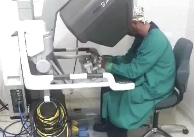 Información sobre la certificación de UMI para el uso de la plataforma Da Vinci X Surgical System.